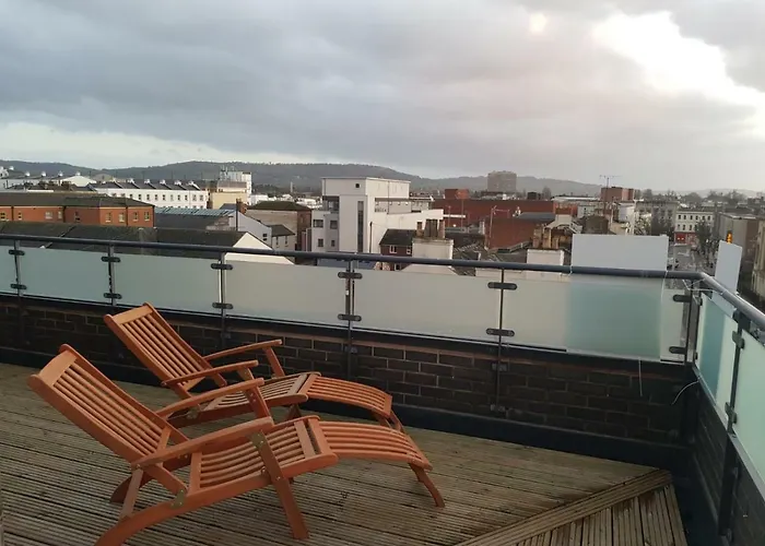 Central Penthouse With Hot Tub & Views 23